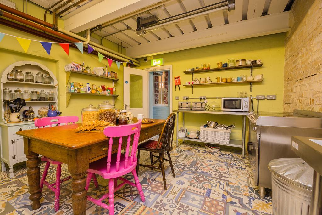 Hostel Mrs Potts Cardiff Exteriér fotografie